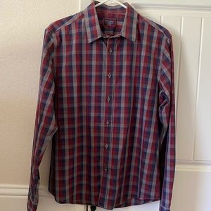 UNTUCKit men’s long sleeve dress shirt